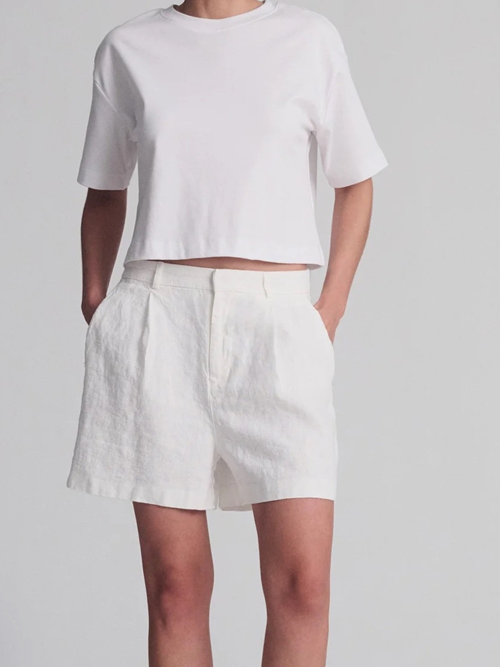 Mavi Pleated Linen Shorts
Mid Rise | Antique White | Medium